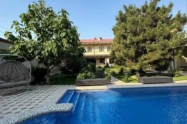 Продам, Амир Темур ‘ 9.2 сотки Касество проверено.Все условия для комфорта