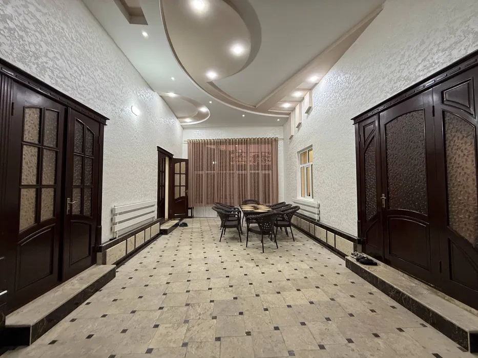 Карвон бозор оркасида жойлашган участка сотилади