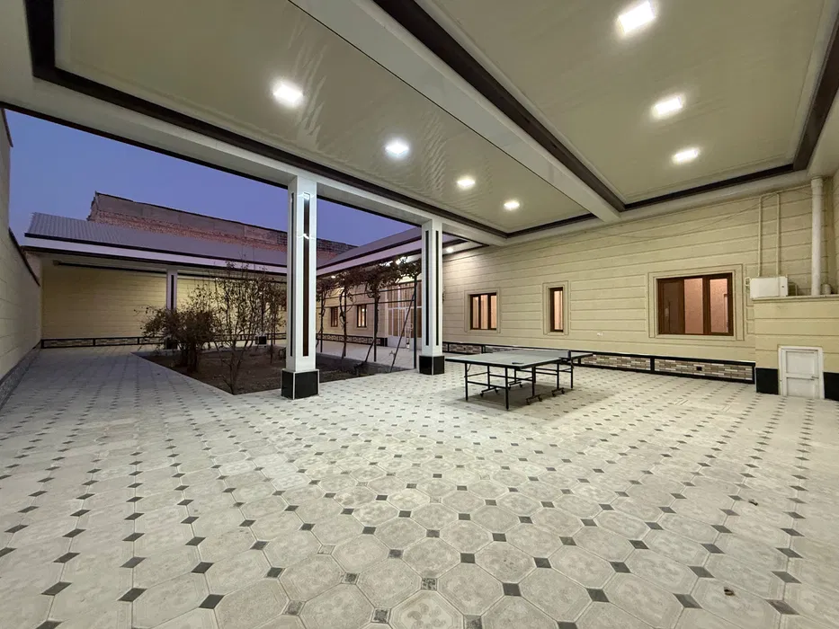 Карвон бозор оркасида жойлашган участка сотилади