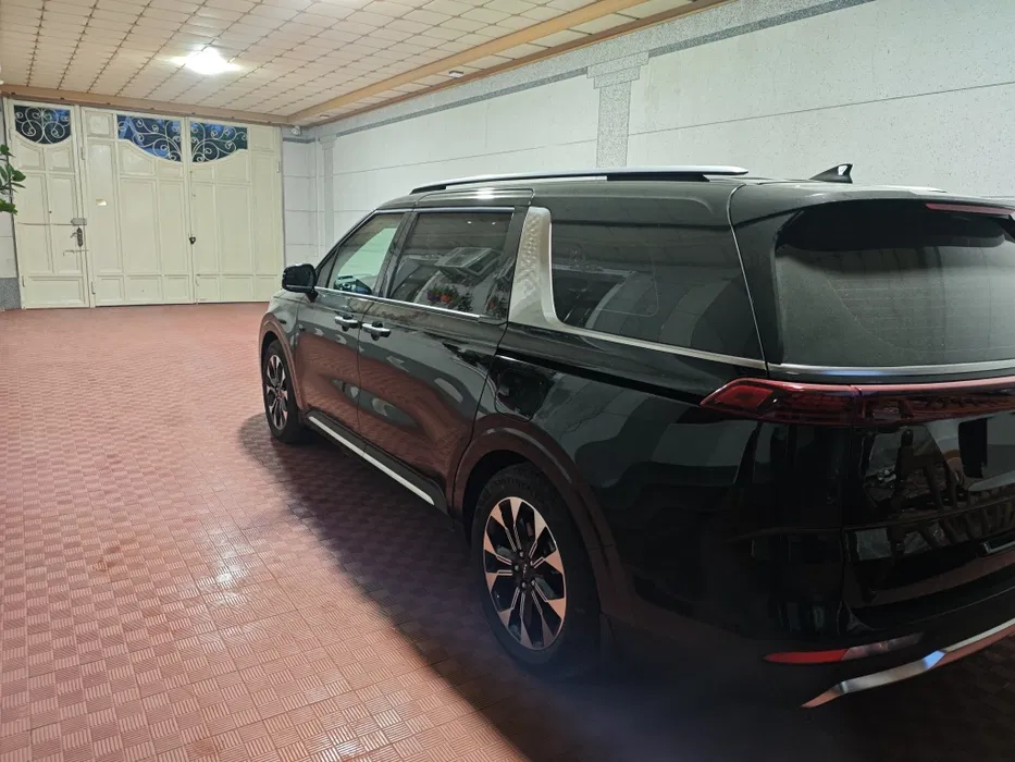 Kia carnival yili 2023 tex Pasport 2025da olingan lux light yangi