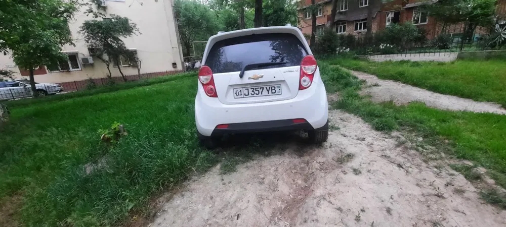 Spark srochno sotiladi