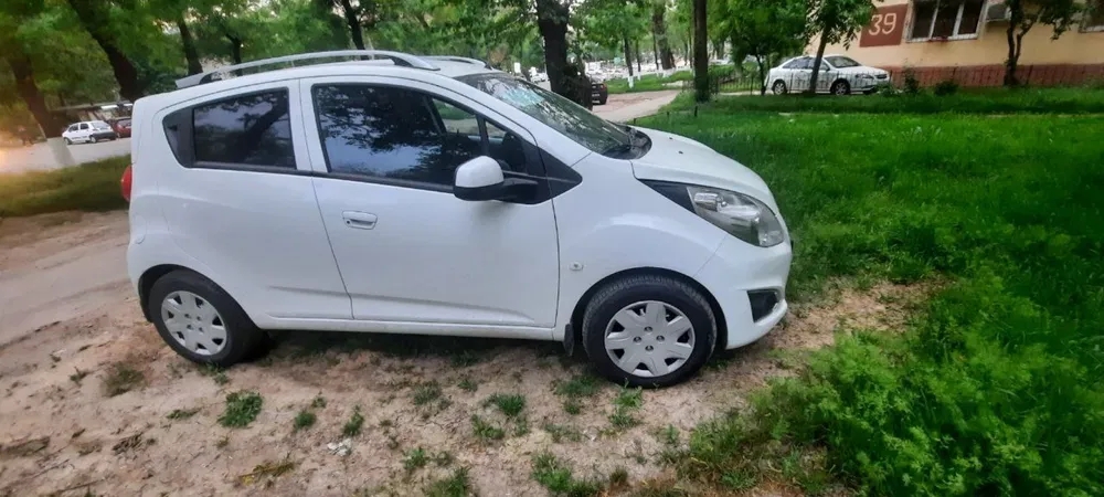 Spark srochno sotiladi