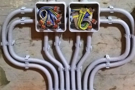 Продам, Серия разветвительных коробок для открытого монтажа КР-2501 81 x 38 x 30мм мм