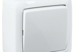 Продам, Ультратонкие розетки и выключатели открытой установки степень защиты IP44 от HEGEL