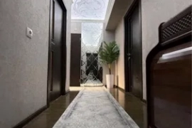 Sotaman, Срочно сотилади! 8 худуд 2/7/7. 66 кв .Евроремонт,мебель техника бн!