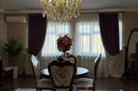 Sotaman, Срочно сотилади! 8 худуд 2/7/7. 66 кв .Евроремонт,мебель техника бн!