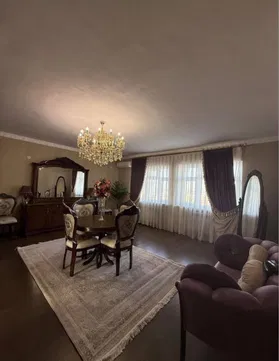 Срочно сотилади! 8 худуд 2/7/7. 66 кв .Евроремонт,мебель техника бн!