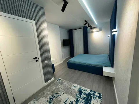 Продаю 3х ком. кв. (105 кв.м) на жк Салар, вместе с личной парковкой